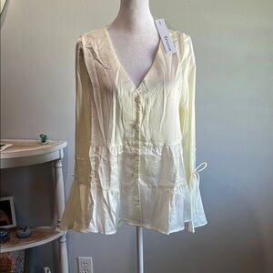 [Rêveuse] Cream Bell Sleeve Button Down Blouse - NWT